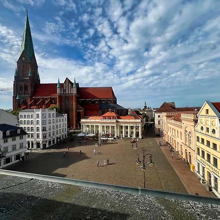 Nr 3 Lichtdurchflutetes Apartment Am Historischen Marktplatz 66 Qm #Cosiness Company 23 Schwerin  Luaran gambar